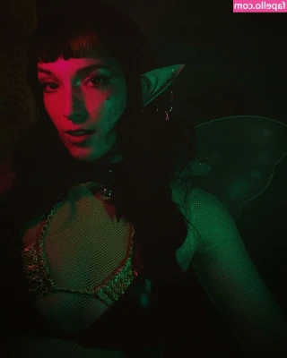  [ dani-thorne ] - I'm stuck on witch one of these i should post next so i will let the