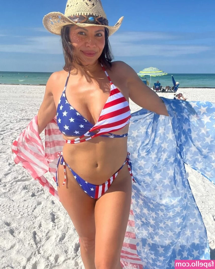 JesseDelRio - Cute clown girl Titty Pics