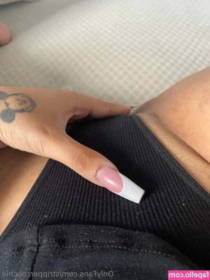 StripperCoochie - Do you wanna know the most sensitive part of my body? HMU and i'll