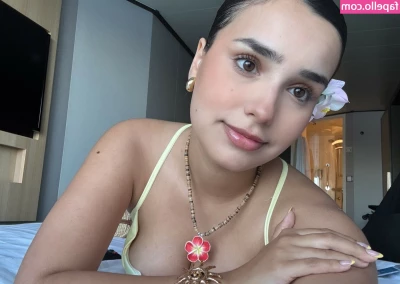 Andrea Chapa [ andrea-chapa ] - for all my feet lovers and footboys 💕 a video of me teasing you