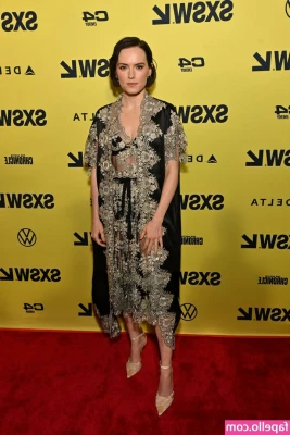 Daisy Ridley [ daisy-ridley ] - I apologize to my community of followers! the onlyfans chat has been