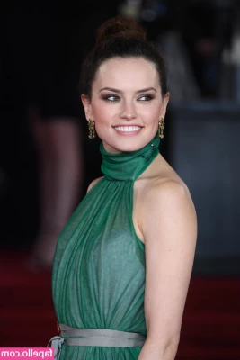Daisy Ridley [ daisy-ridley ] - You will do everything to kneel in front of these  legs  toes  heels 