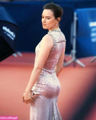 Daisy Ridley [ daisy-ridley ] - New hair cut finallyyy