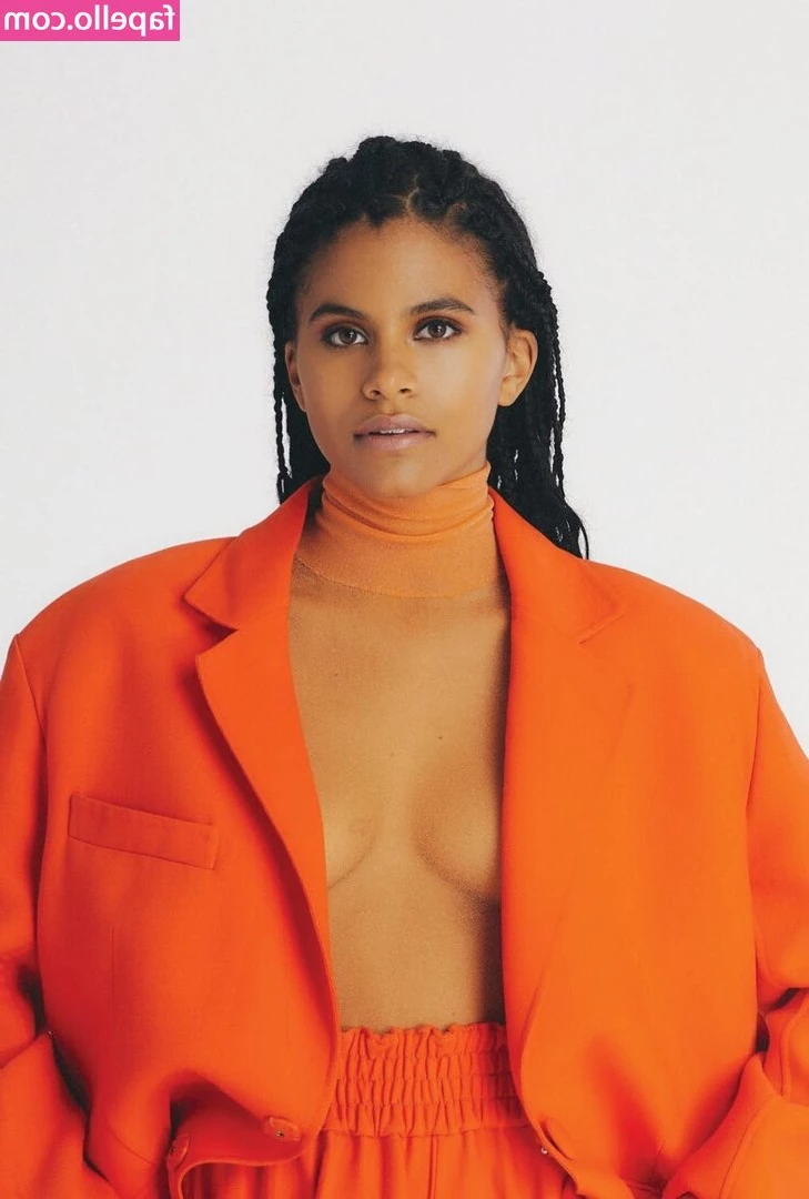 Zazie Beetz [ zazie-beetz ] - Are you really peeping if I know? ;)