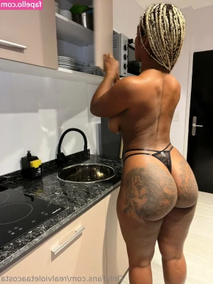 realvioletaacosta [ realvioletaacosta-1 ] - Some mirror selfies of my morning wood