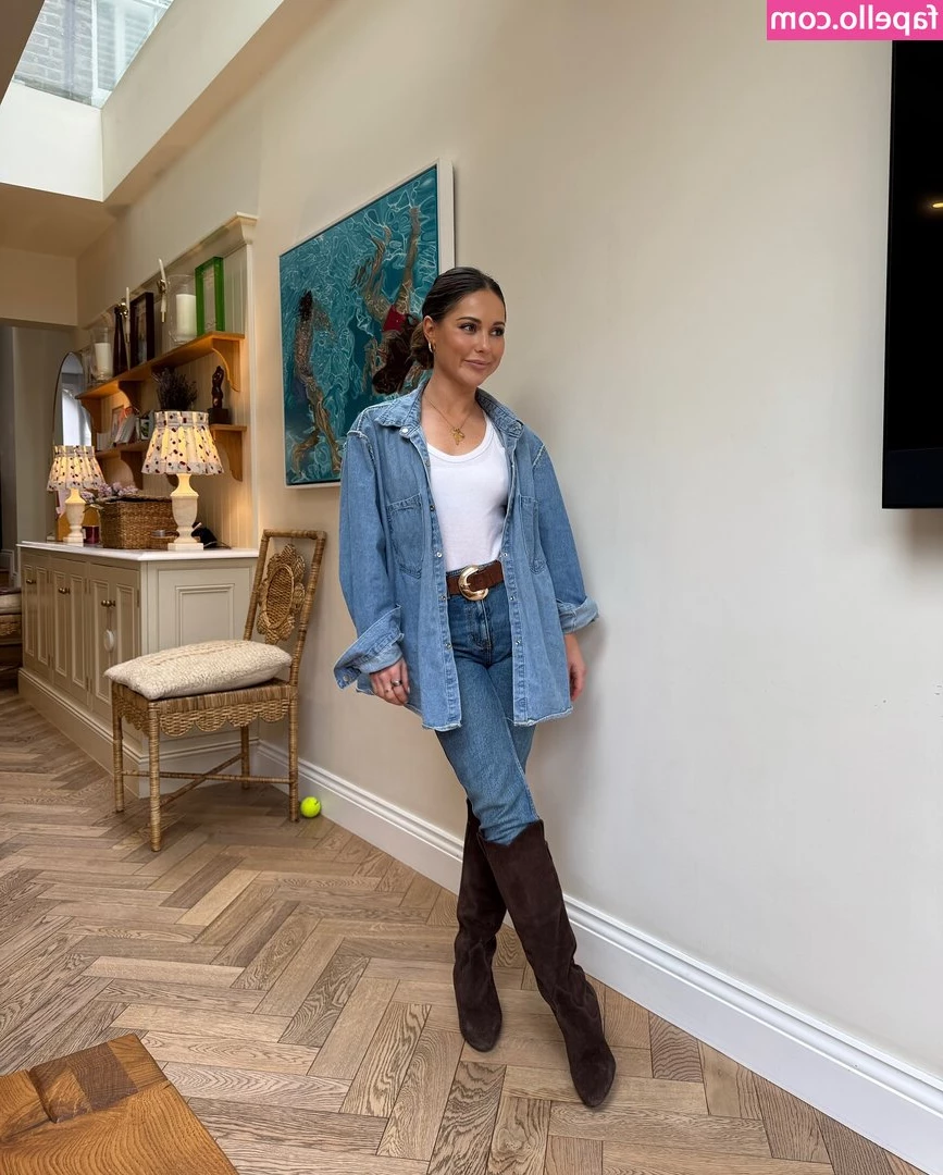 Louise Thompson [ louise-thompson ] - Would you fuck my throat this deep