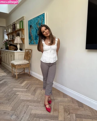 Louise Thompson [ louise-thompson ] - Esta noche solo soy tuya 🙈❤️
