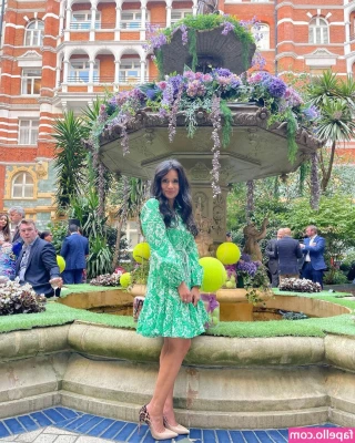  [ sonali-shah ] - Follow the cute and naughty  princesslilium     She loves to tell