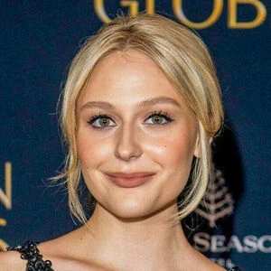 Alyvia Alyn Lind