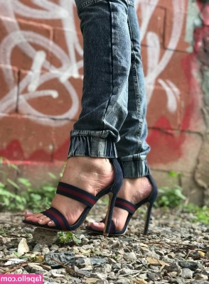 mfyt_liyahjane [ mfyt-liyahjane ] - This little anklet is so cute   I just wanna dangle it in someone s