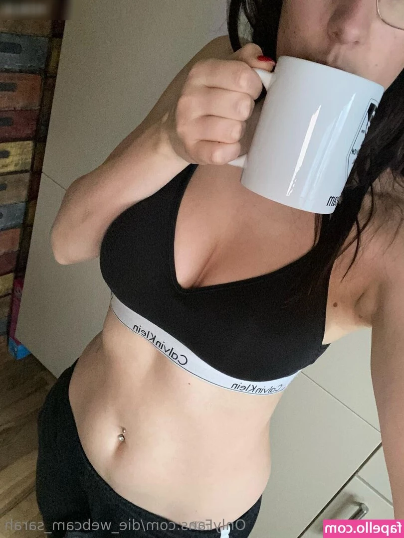 xesra19x - How do yall feel about feet porn  I feel I have what it takes