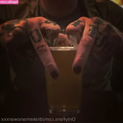 drakemanowarxxx - I m so bored  what could I possibly do about that