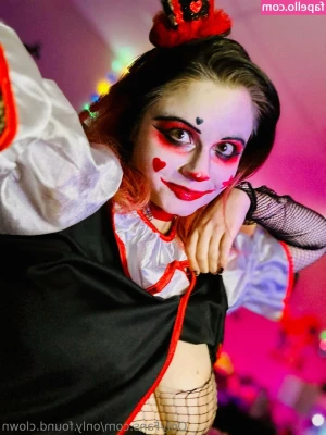  [ only-found-clown ] - Los domingos los empiezo recibiendo la lechita en mis tetas   dejá