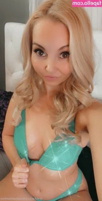 aaliyahlovefree - Old photos feel so naked without the back tattoo