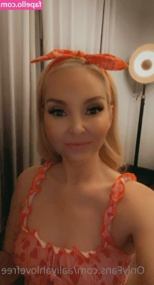 aaliyahlovefree - I’m trying to go live but it keeps kicking me off