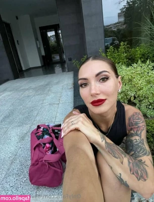 olivia_on_pole [ olivia-on-pole ] - Where would you lick? 👅