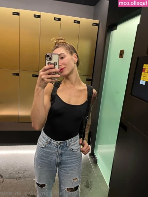 olivia_on_pole [ olivia-on-pole ] - Nice way to start the week