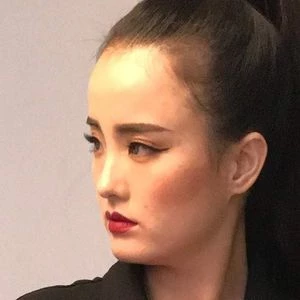 Amara Que Linda