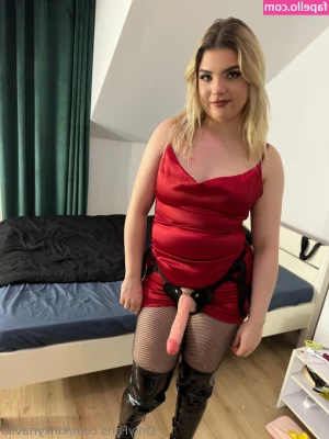 kinkynavlia - Want my big natural jugs