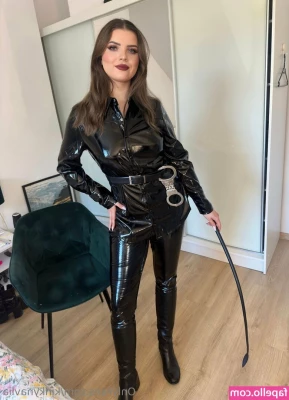 kinkynavlia - Wyd if this ass was in ya face?