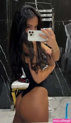 Unrealcobaine - Hi I m a hotwife my page is private at the moment but when I make it