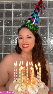 Amanda Thickk [ amanda-thickk ] - send  25 tip for a new sex toy and you ll be the first person to see