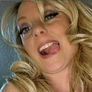 theniknikcourtney