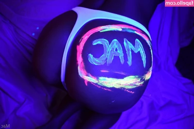 Alexis Landreth [ alexis-landreth ] - I look so sexy in this photo 🥰