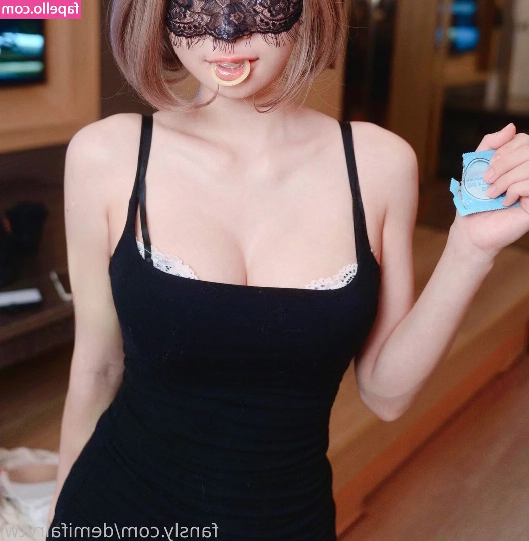 demifairytw - I’m tired ... want to take a nap with me??? 😴😈💕