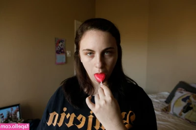 Milly Marks [ milly-marks ] - Mein neues Video kommt bald online und das ist ein Screenshot draus 