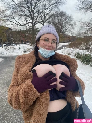 Milly Marks [ milly-marks ] - look at her drip