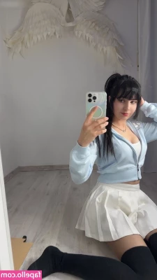 Jorena - How many inches you taking before you tap out? 😏