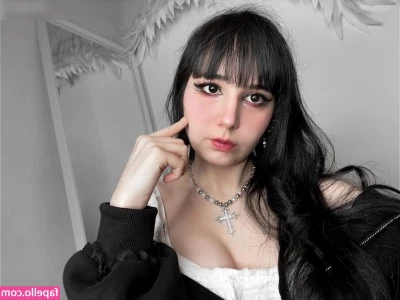Jorena - Feeling my tits today