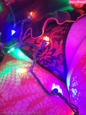 geekikitten - its my lucky day  You wanna play