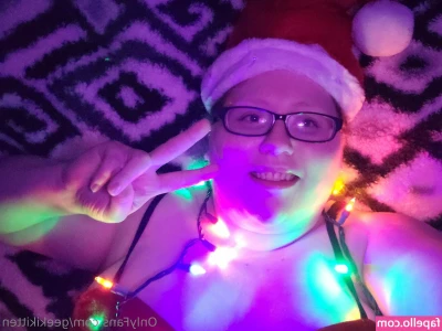 geekikitten - Can you tell this is my favorite pose?? Decided to post some nudes