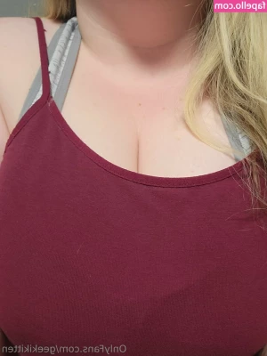 geekikitten - Worship me!