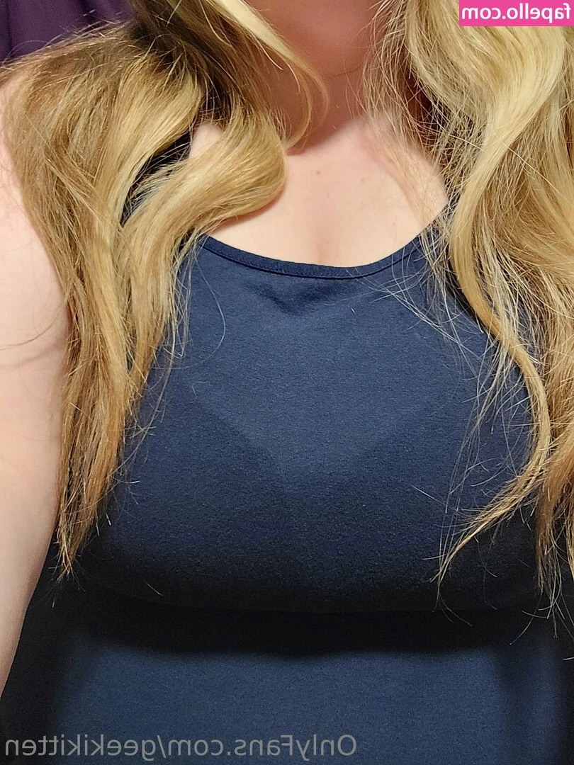 geekikitten - Online for some FriYAY fun 💋