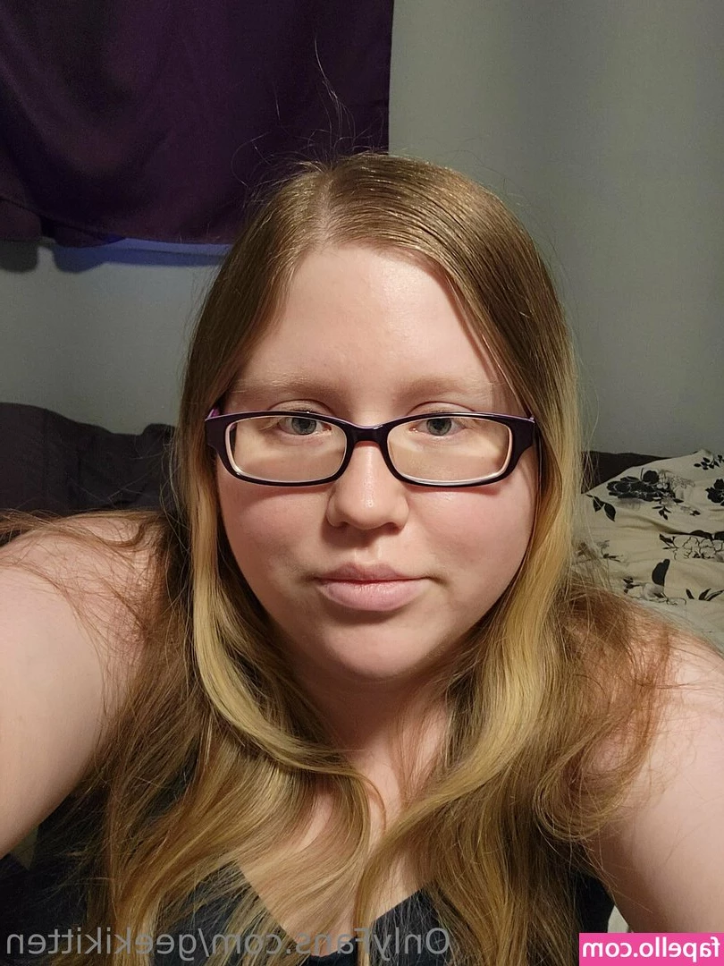 geekikitten - would you ruin me  or just admire the view    ᯓ ୭   ᵎᵎ