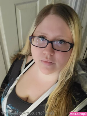 geekikitten - what ya wanna see babess