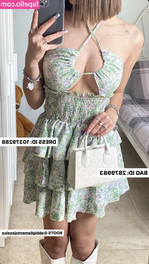 Elena Petrin [ elena-petrin ] - Got a mani pedi today  First time in months   who s going to