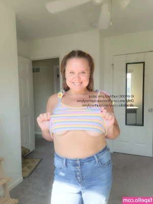 freexxxcourtneylynn - Wer würde auch gerne mal massieren wollen