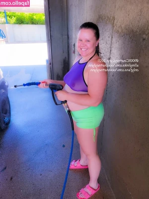freexxxcourtneylynn - So full of milk I m practically bursting