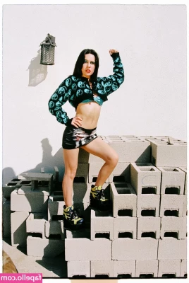  [ bea-miller ] - hotgirl  curvygirl