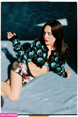  [ bea-miller ] - Thx u Solecummer for my beautiful flowers and sexy outfit