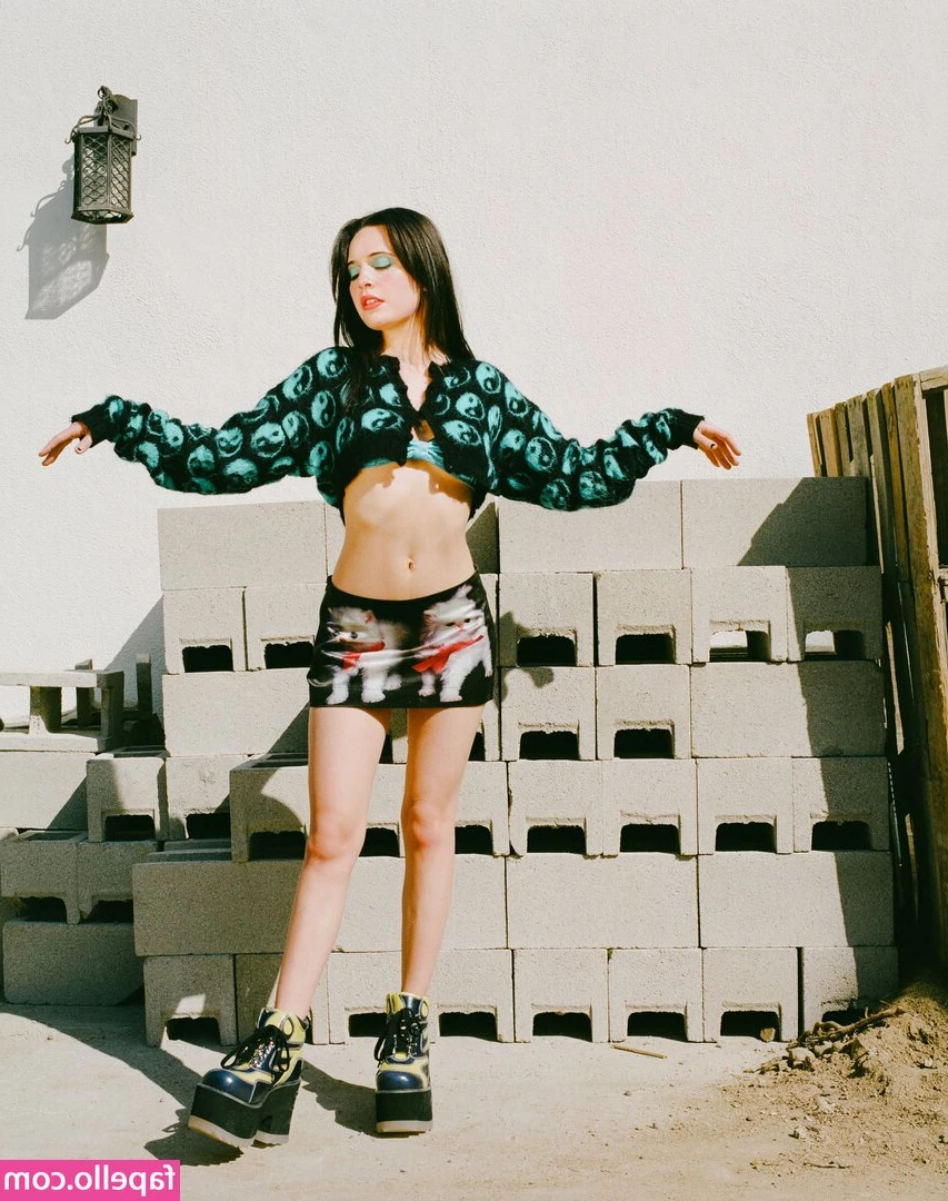  [ bea-miller ] - I love it