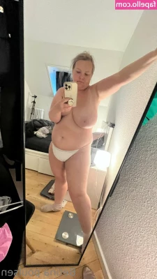 betina_poulsen [ betina-poulsen ] - Sorry for the lag   I missed you guys   did you miss me