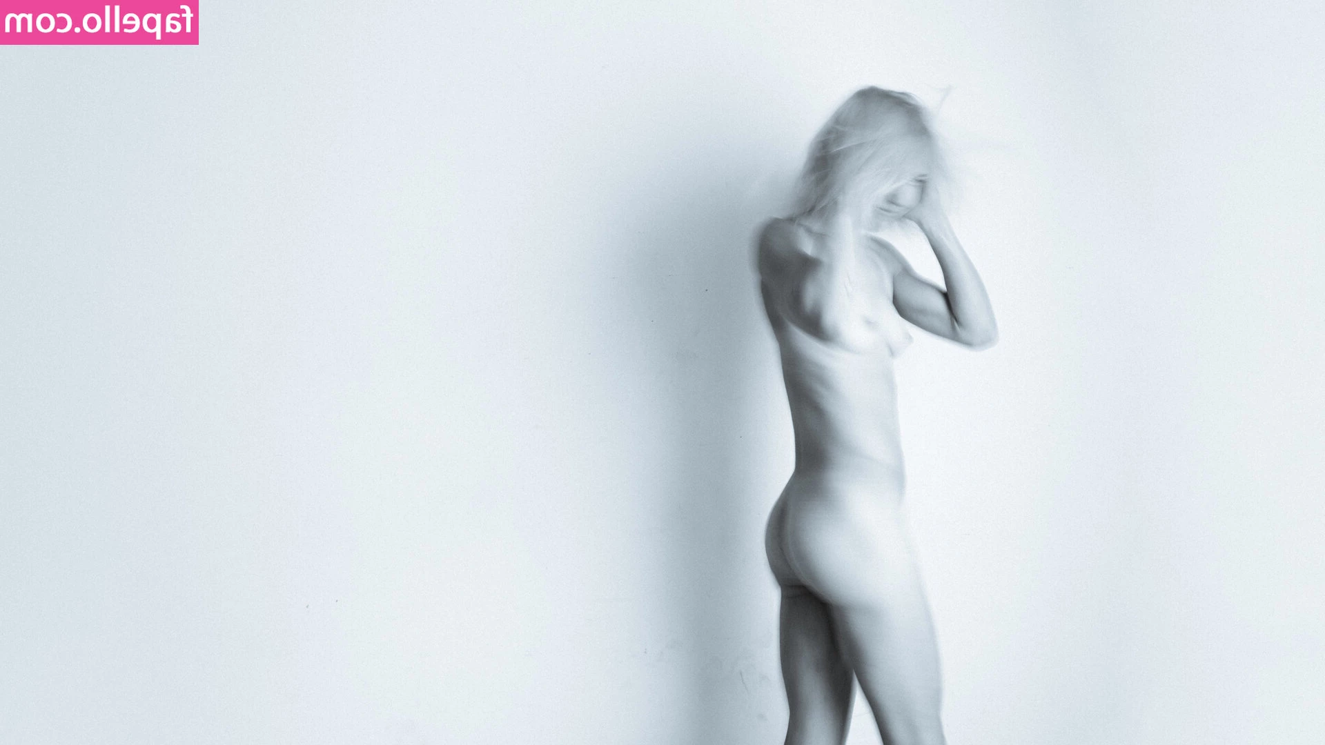 Nicole Coenen [ nicole-coenen-1 ] - Topless car wash…