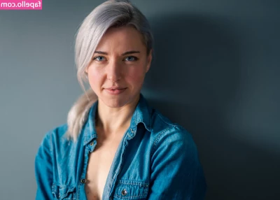 Nicole Coenen [ nicole-coenen-1 ] - Come shower w me