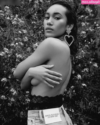 Sydney Park [ sydney-park ] - KINKY LITTLE SLUT  brida vip LOVES TO FILL HER HOLES This babe won t