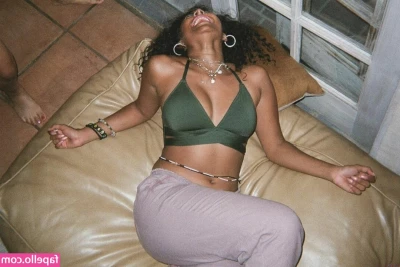 Sydney Park [ sydney-park ] - Come undress me